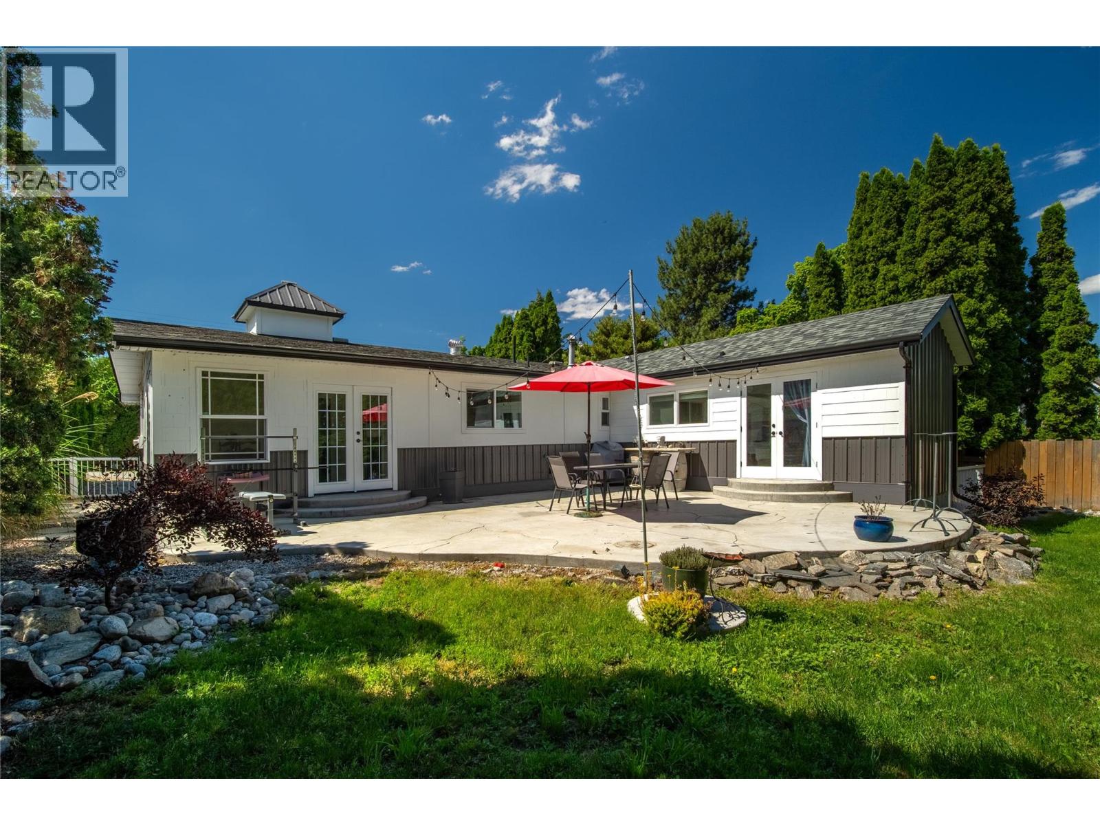 675 Robinson Avenue