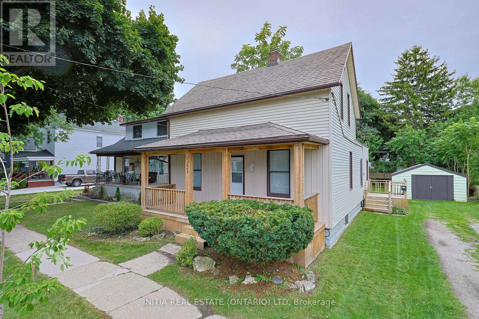 221 BRIGHT STREET