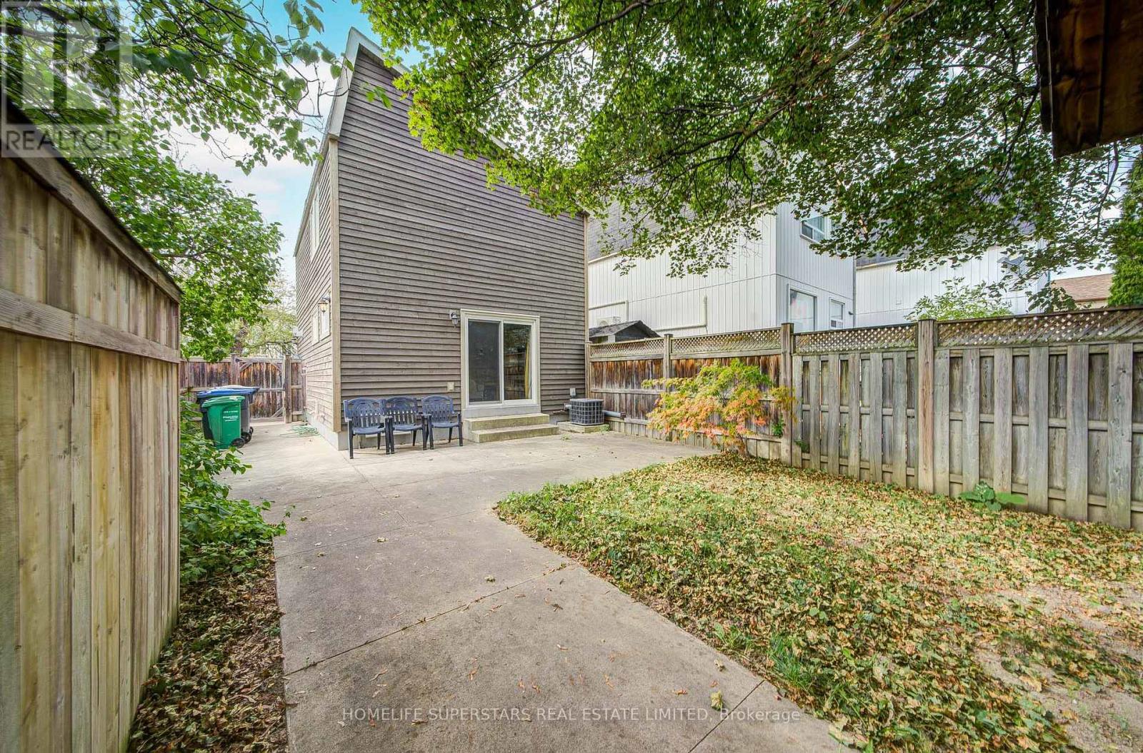 50 HOSKINS SQUARE