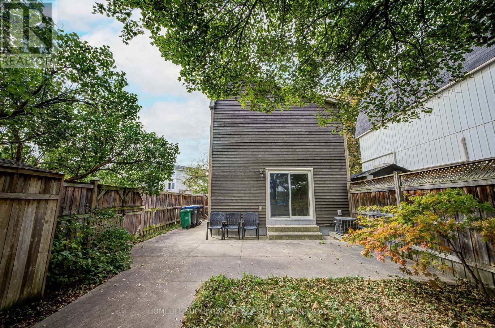 50 HOSKINS SQUARE