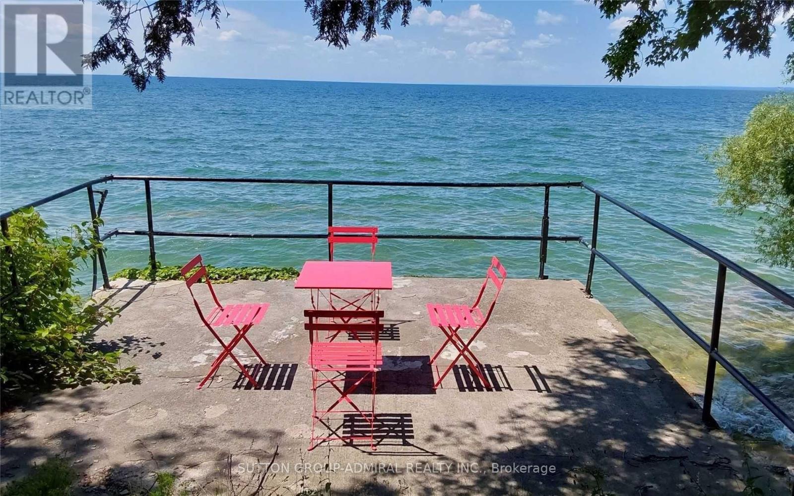2392 LAKESHORE DRIVE