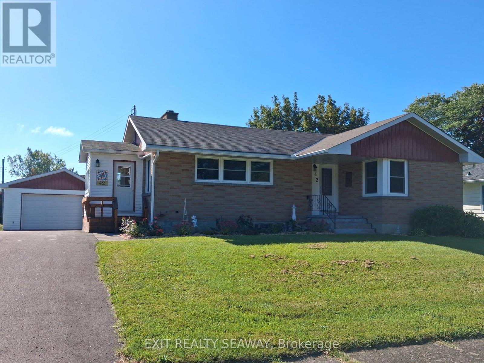 42 SANTA CRUZ DRIVE - Photo 3