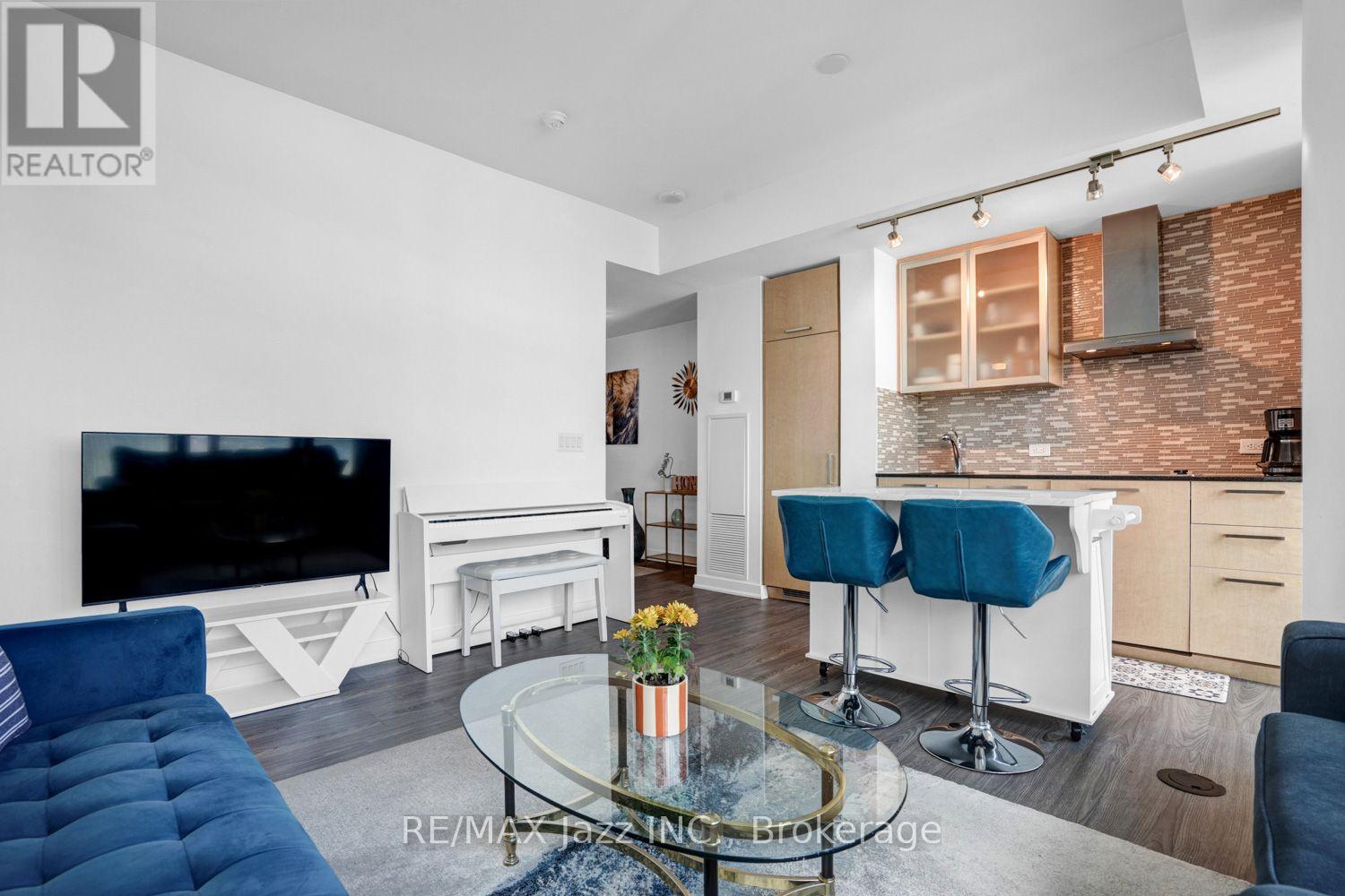 3808 - 14 YORK STREET