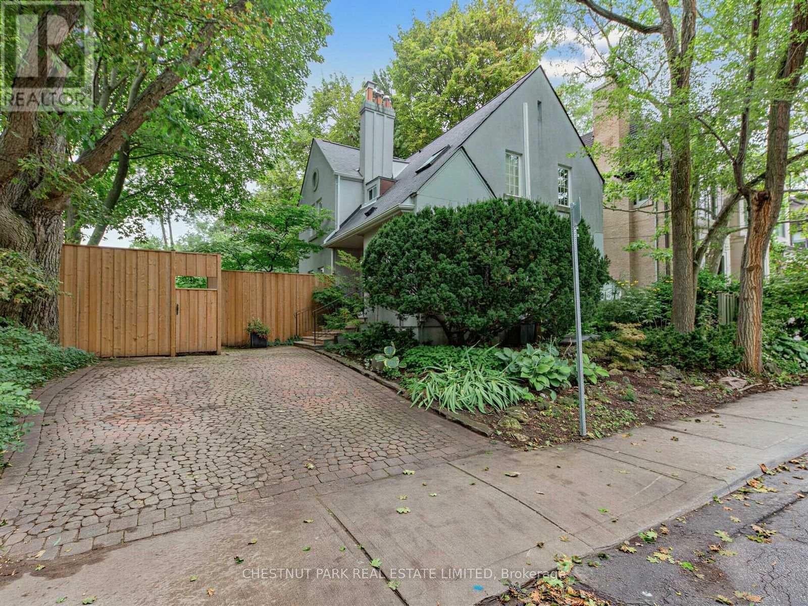28 CLIFTON ROAD