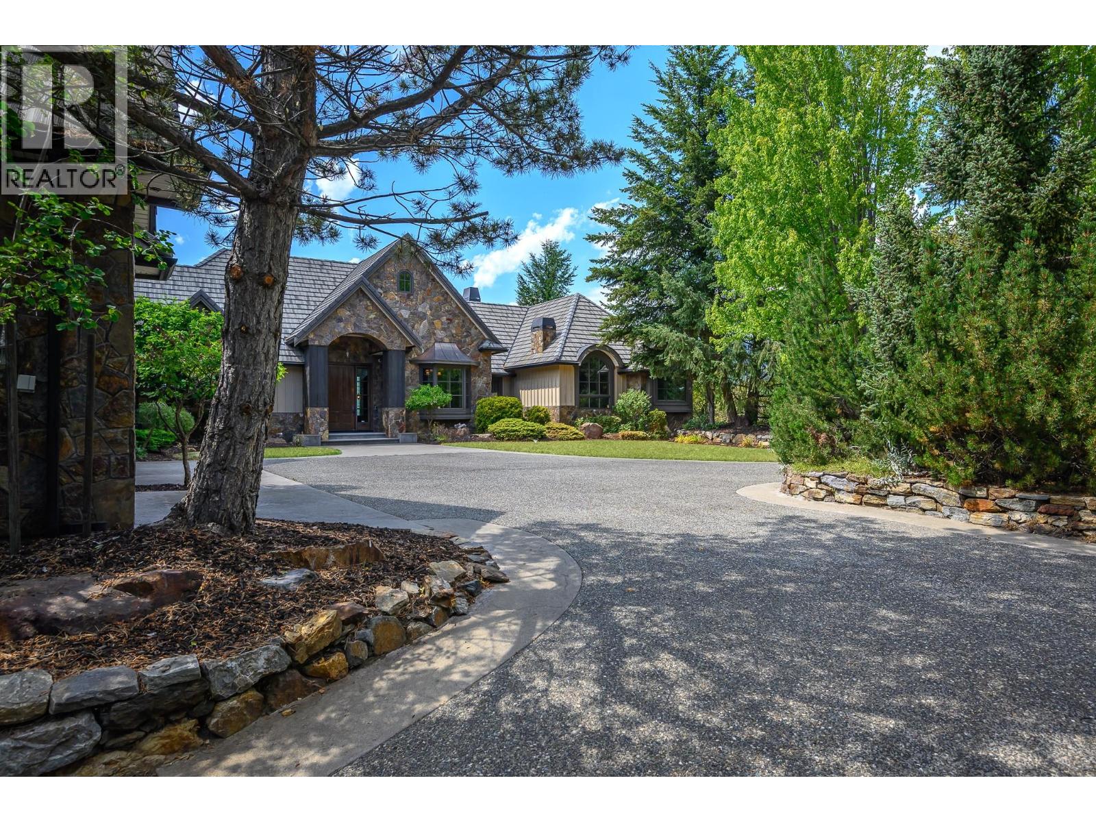 3006 Coachwood Crescent