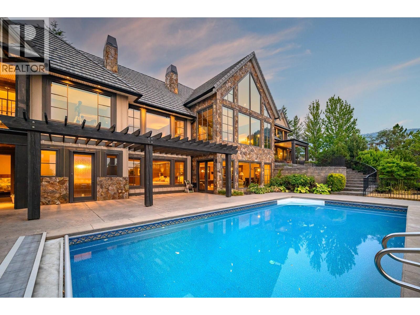 3006 Coachwood Crescent