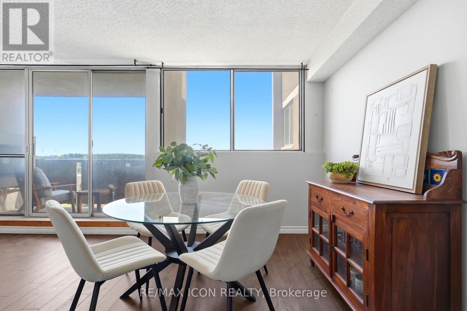 708 - 375 KING STREET N