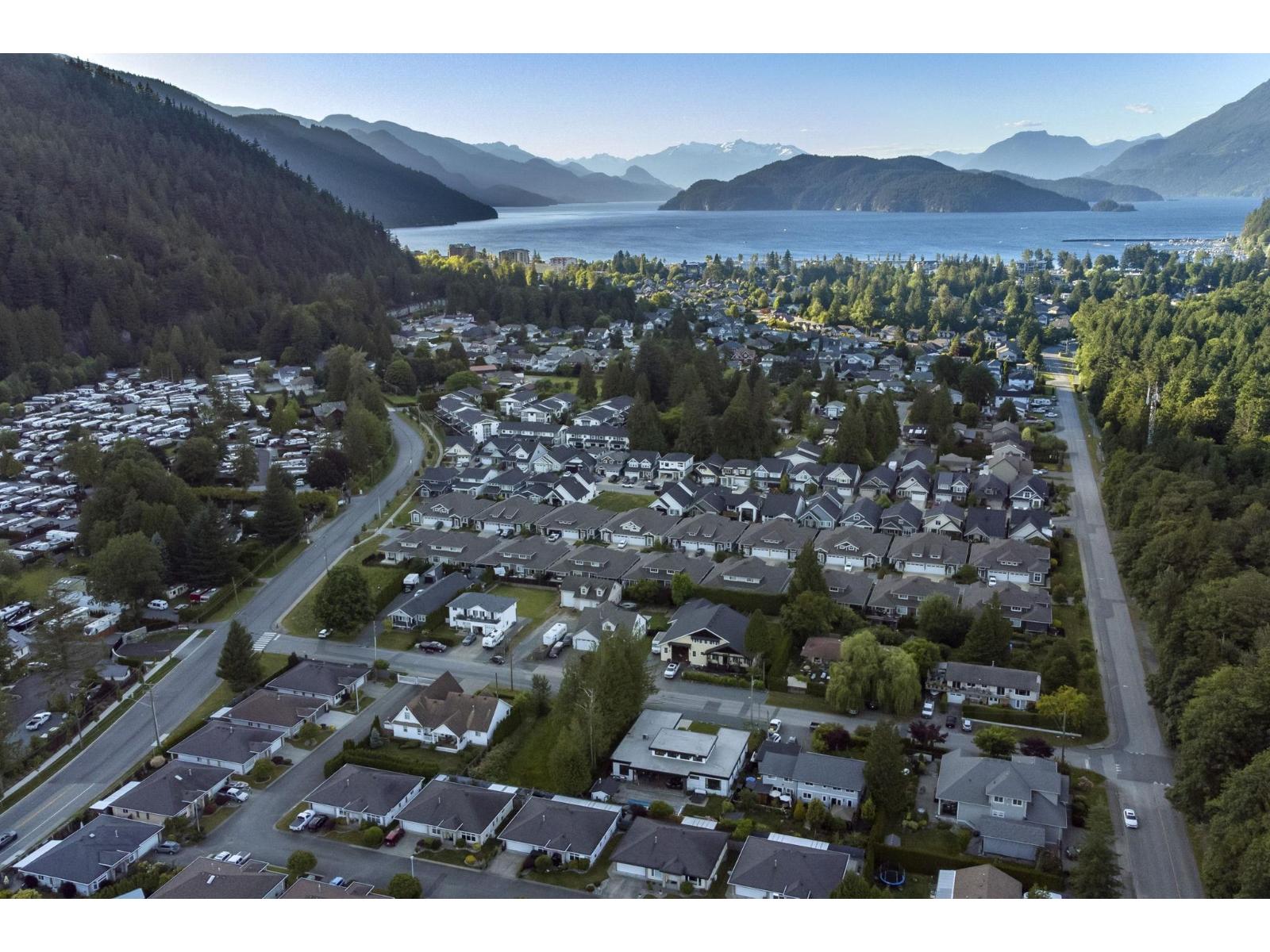 464 ALDER AVENUE, Harrison Hot Springs