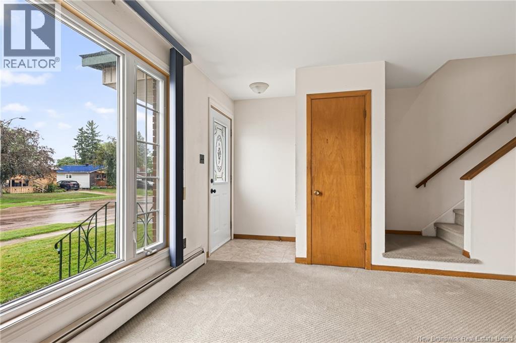 164-166 Ayer Avenue - Photo 2