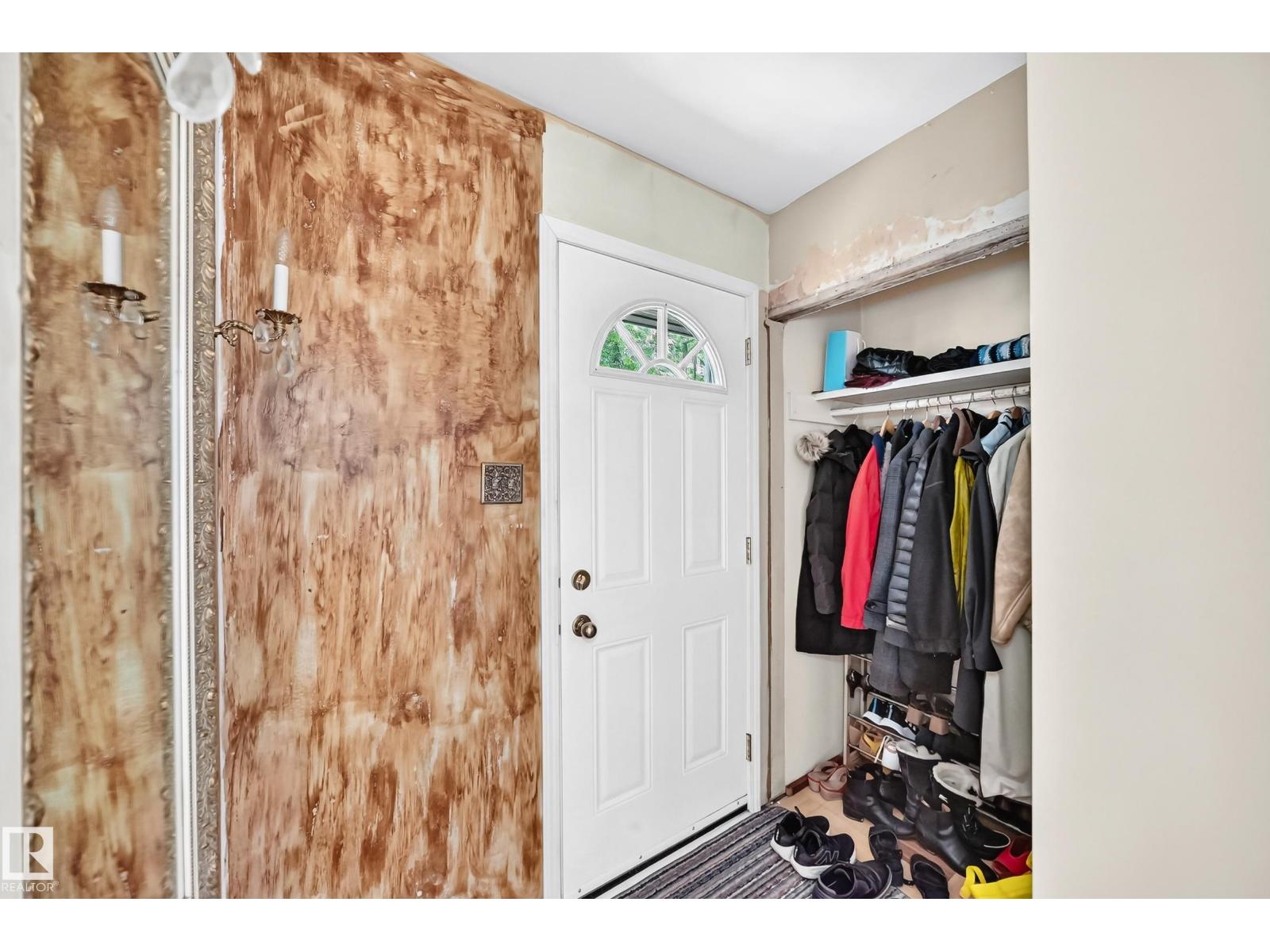 15703 84 AV NW