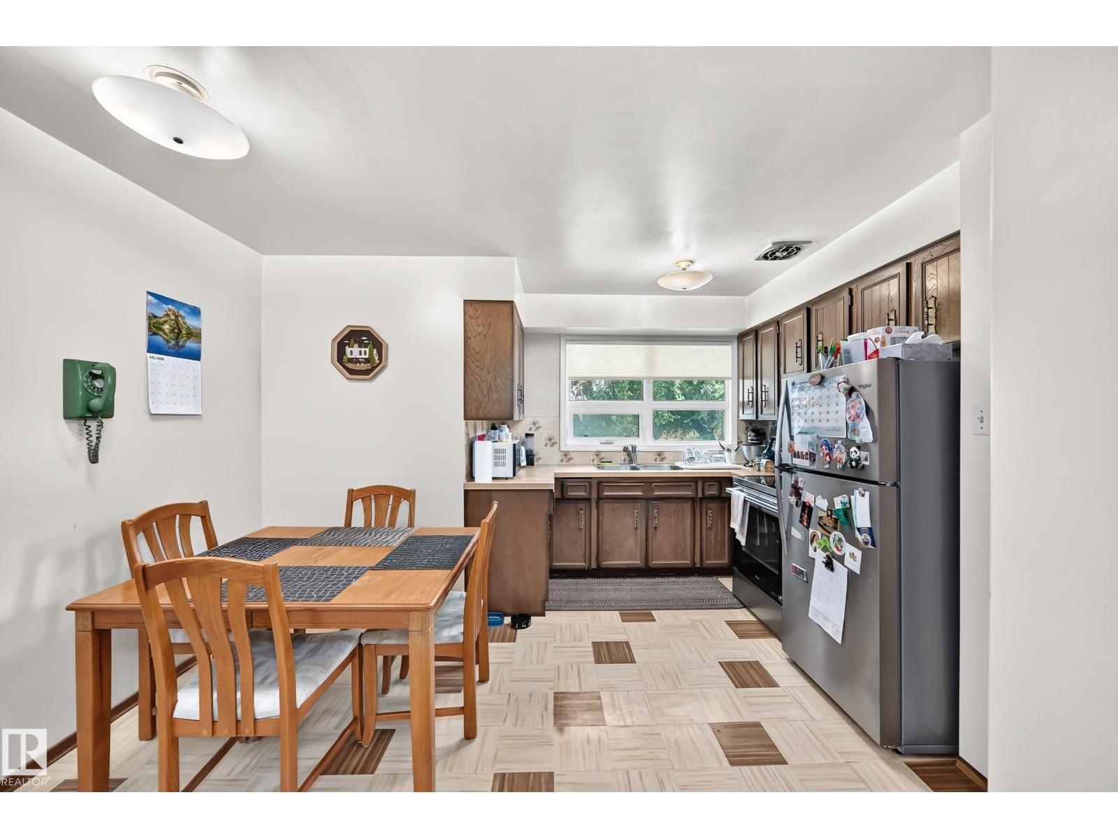 15703 84 AV NW