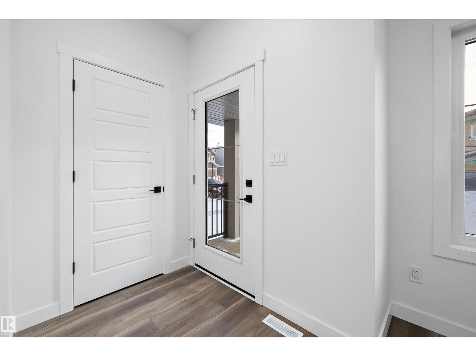 18924 28 AV NW