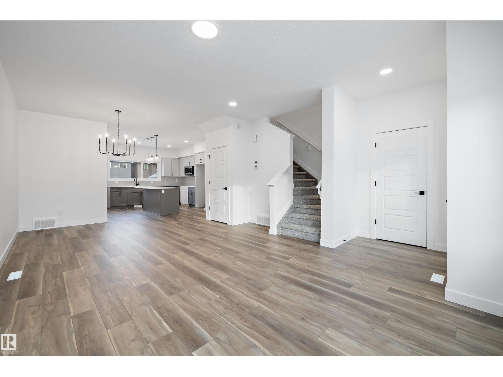 18924 28 AV NW