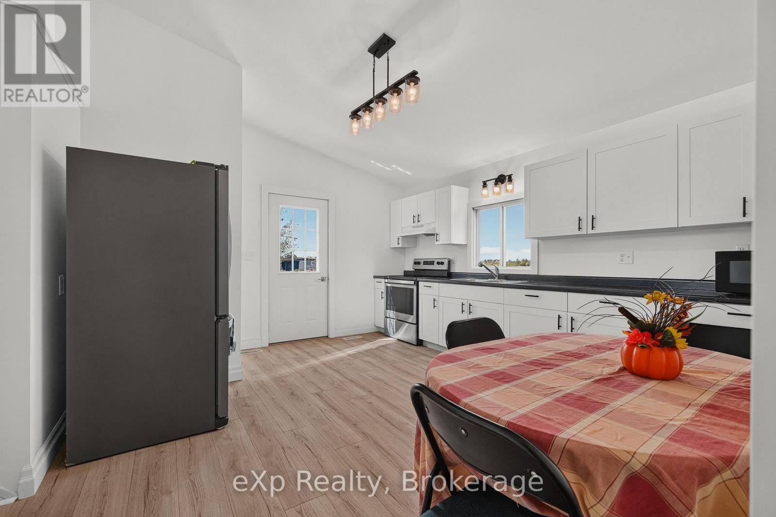 225697 SOUTHGATE 22 ROAD