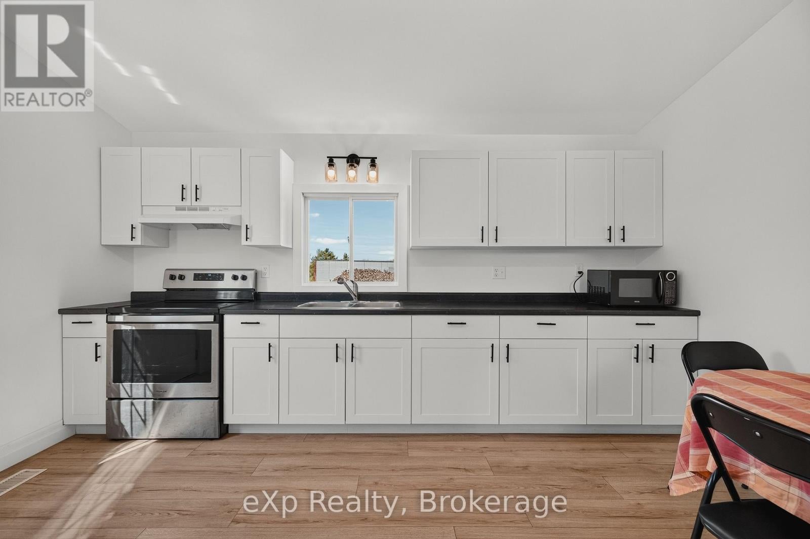 225697 SOUTHGATE 22 ROAD