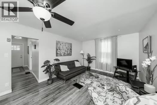 440 Wellington STREET - Photo 4