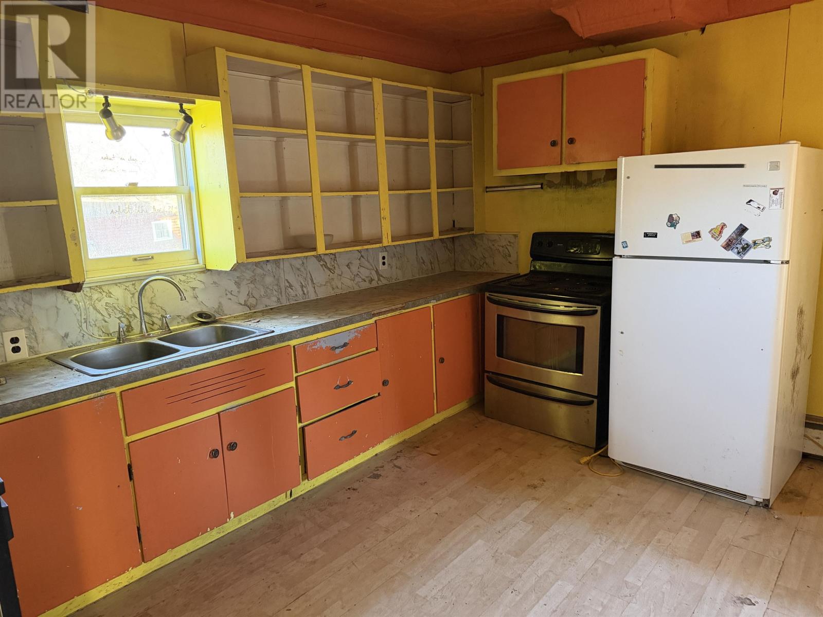 153 HARVARD Street - Photo 2