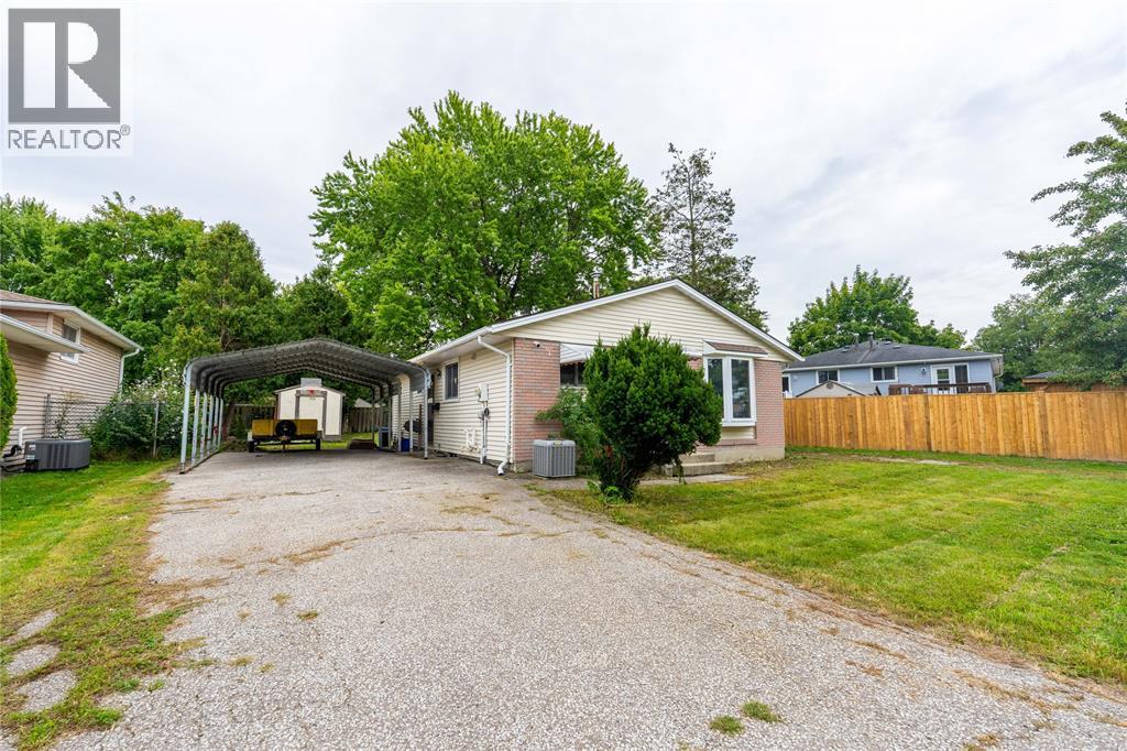 1104 OVERLEA CRESCENT