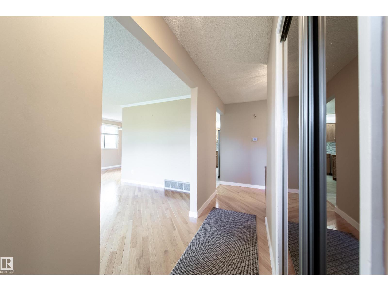 10438 32A AV NW