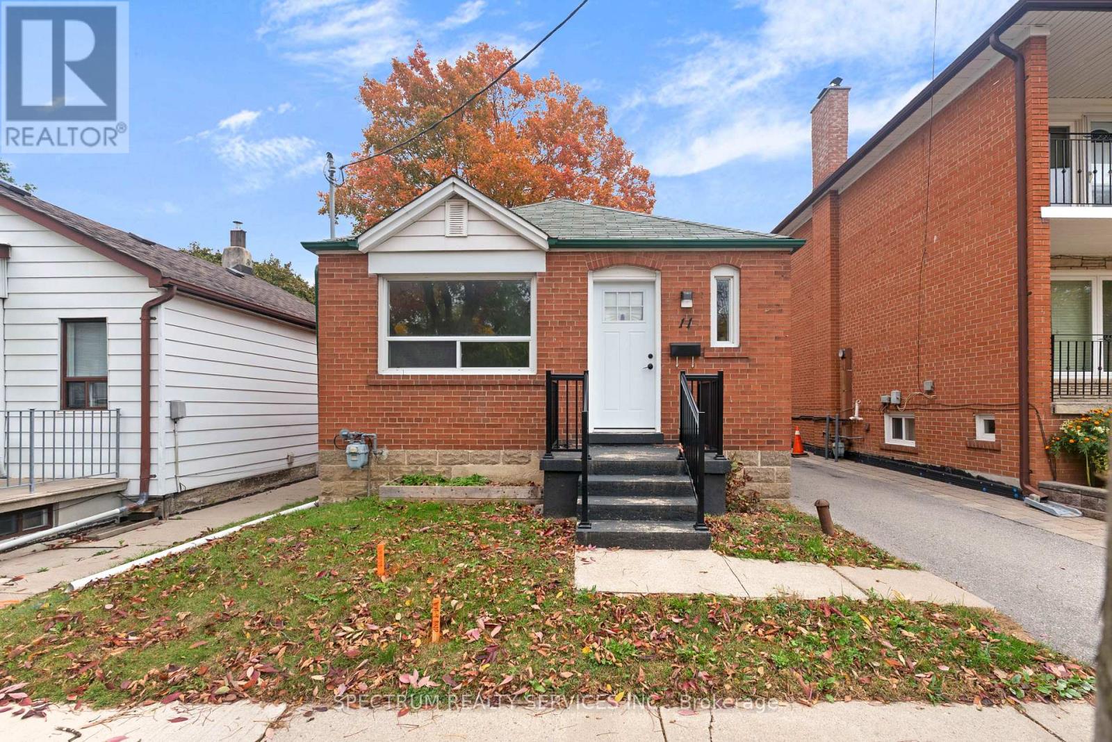11 VIMY AVENUE