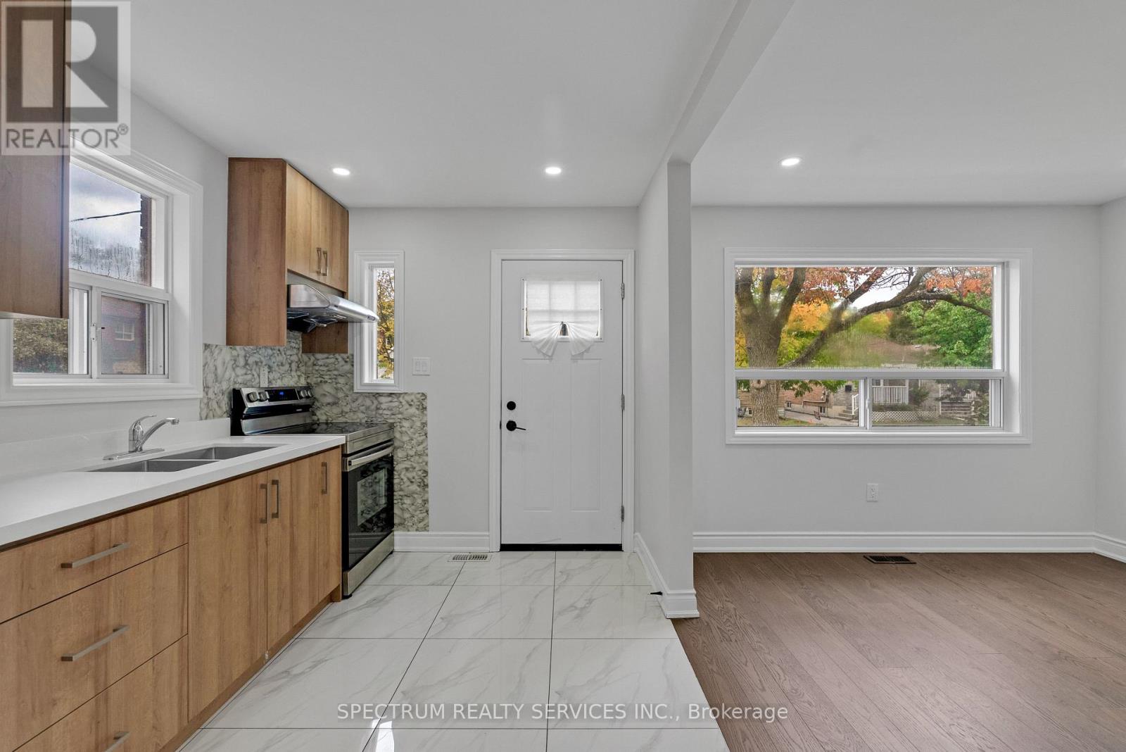 11 VIMY AVENUE