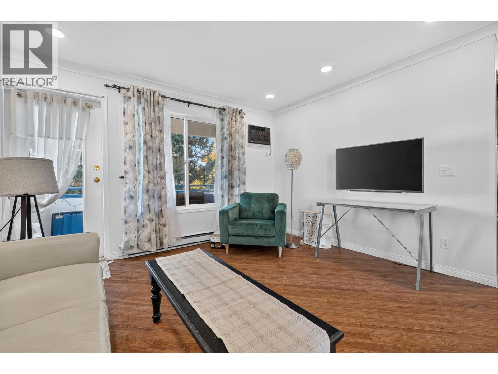 669 Houghton Road Unit# 306