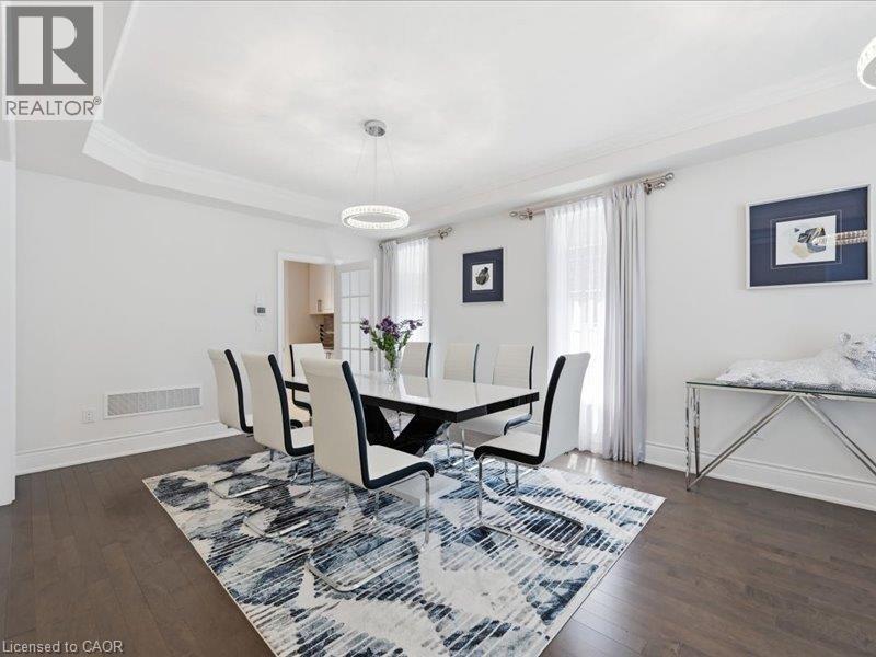 39 AVANTI Crescent