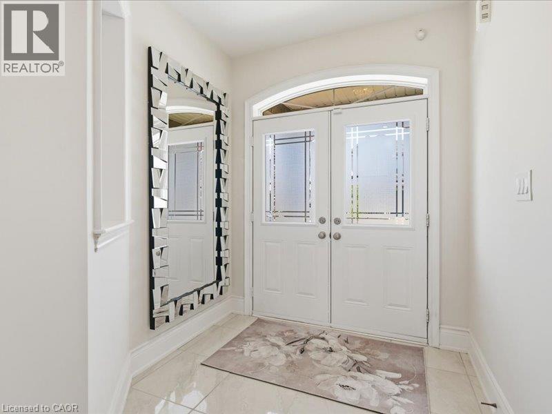 39 AVANTI Crescent