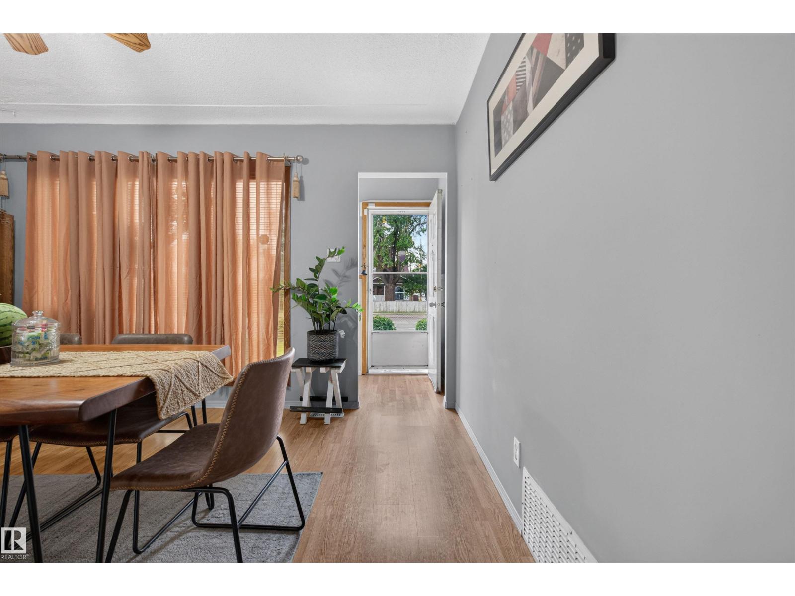 11549 82 ST NW