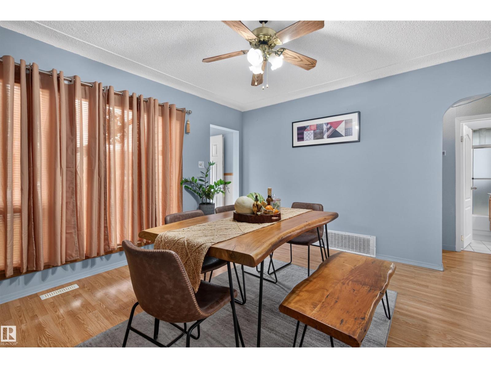 11549 82 ST NW