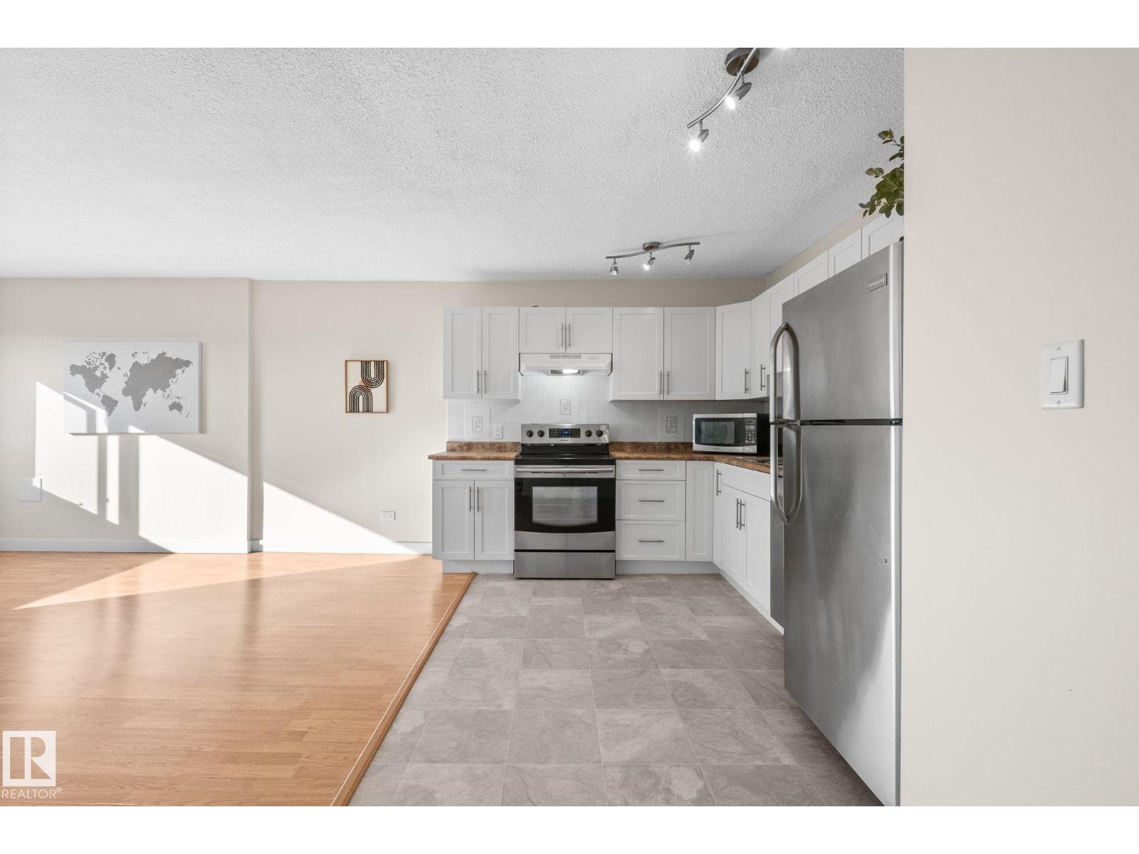 #1210 9710 105 ST NW