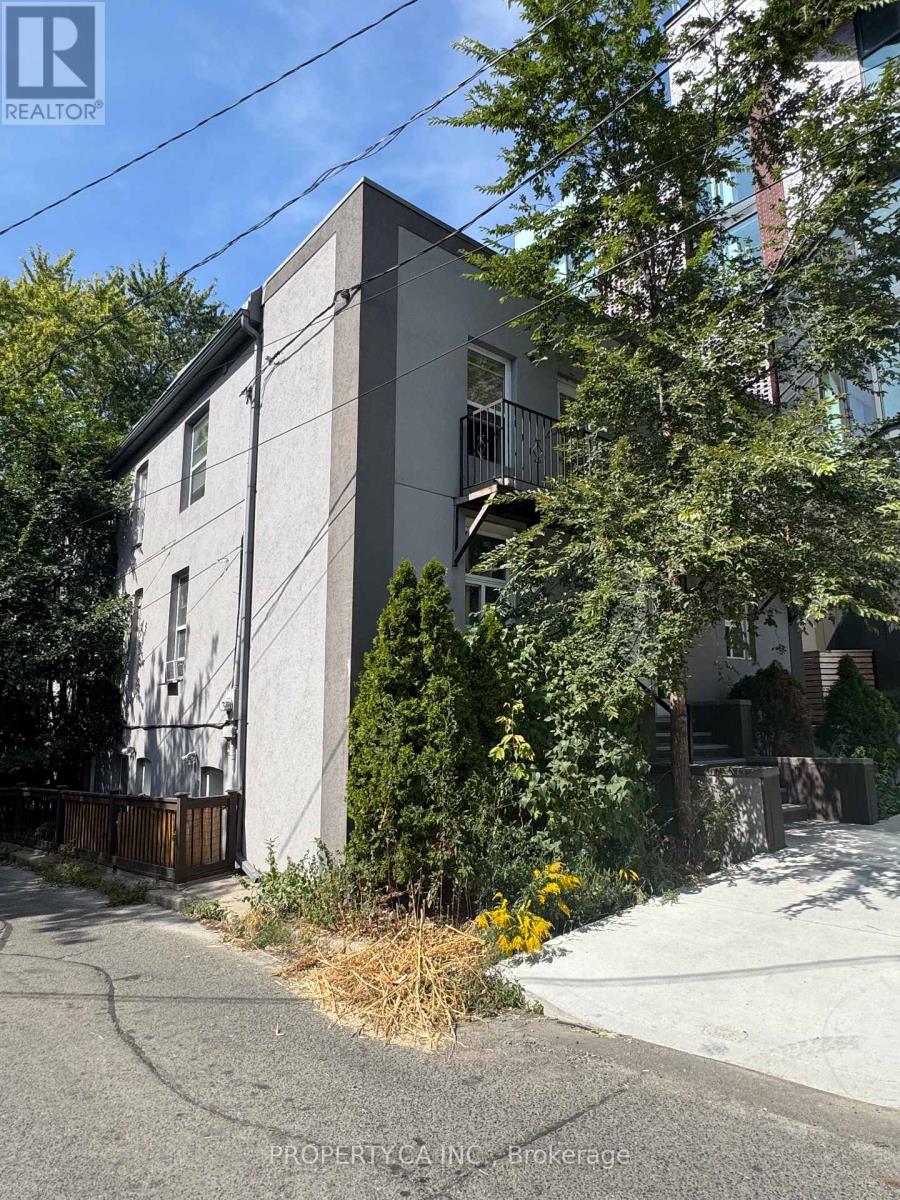 22 BRAD STREET