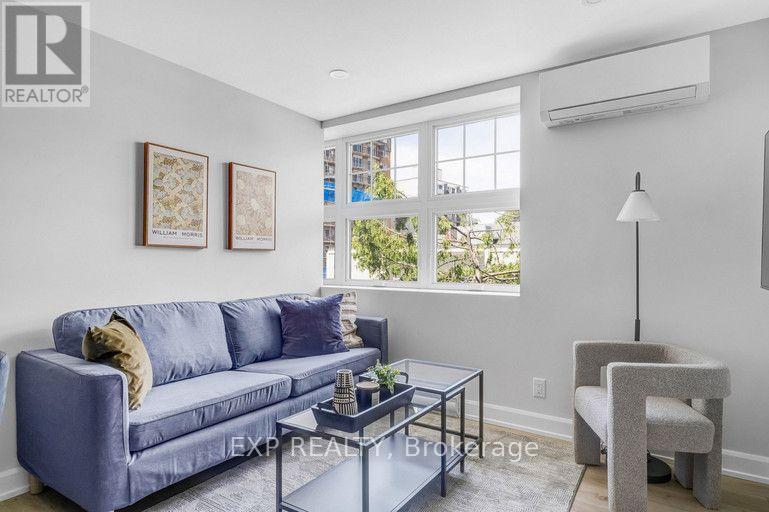 101 - 658 SOMERSET STREET W