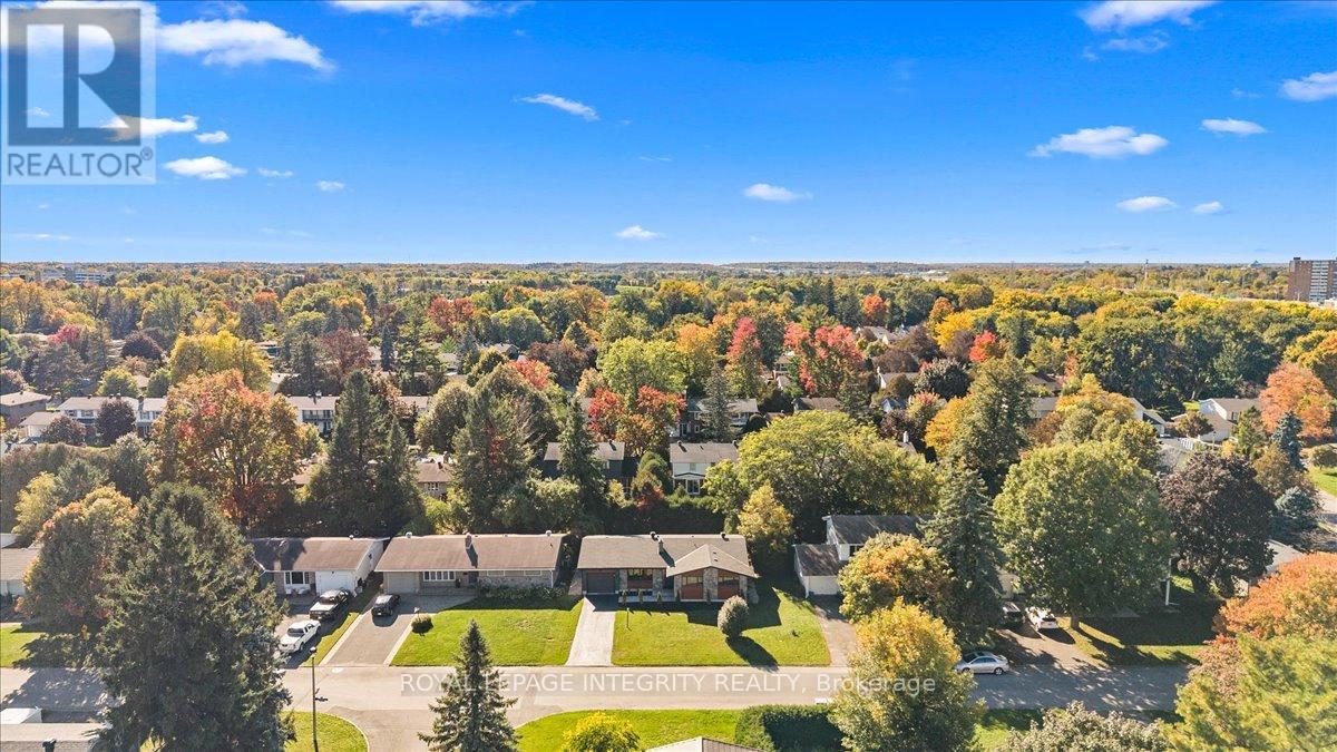 8 BRIAN CRESCENT