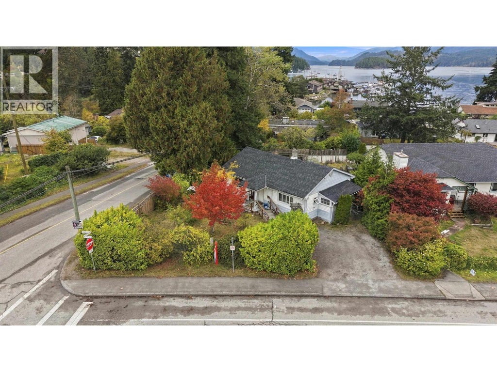 5689 PORPOISE BAY ROAD, SECHELT, BC V0N 1V0 - Image 29142355.jpeg?d=l