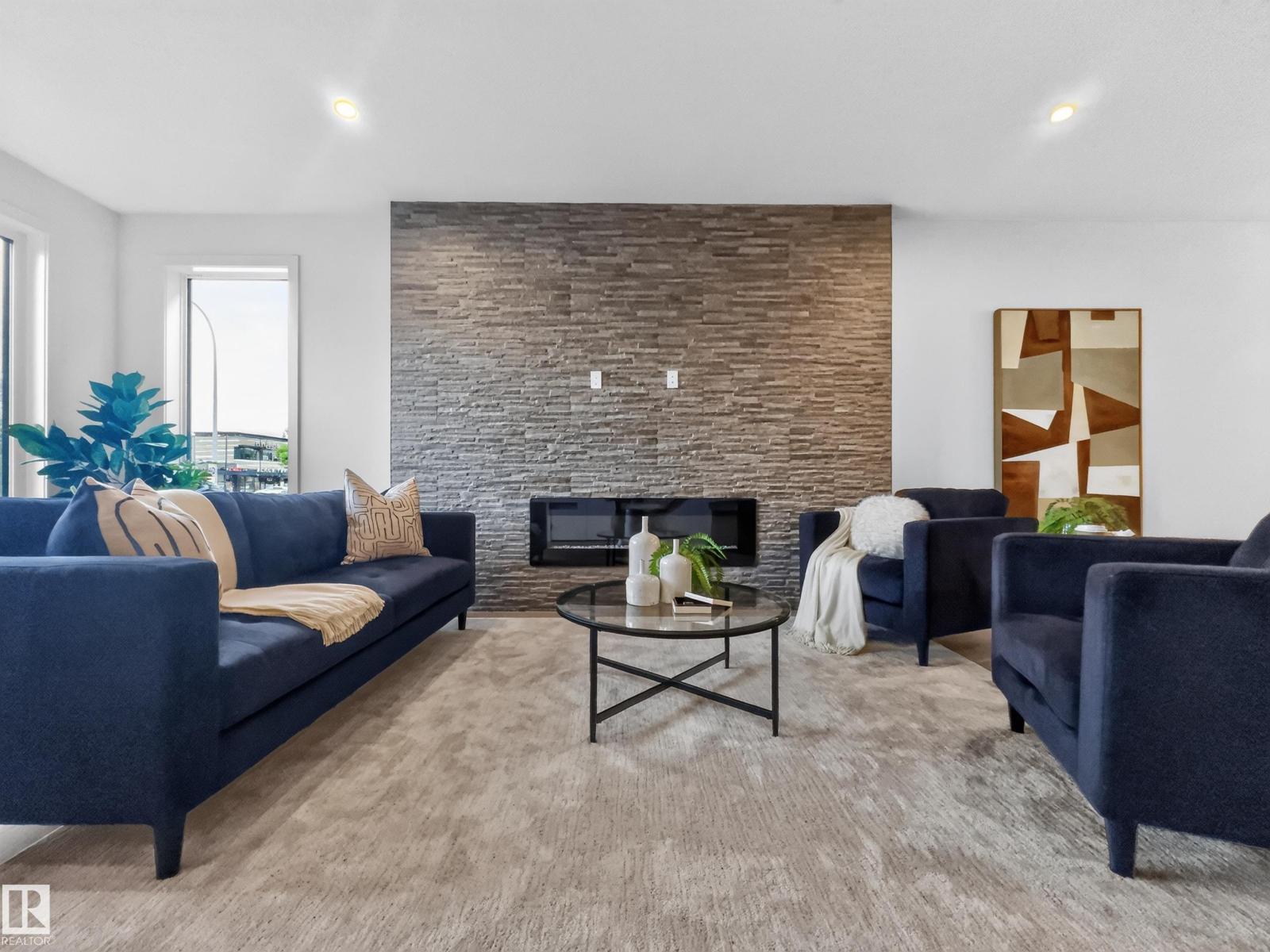8711 149 ST NW