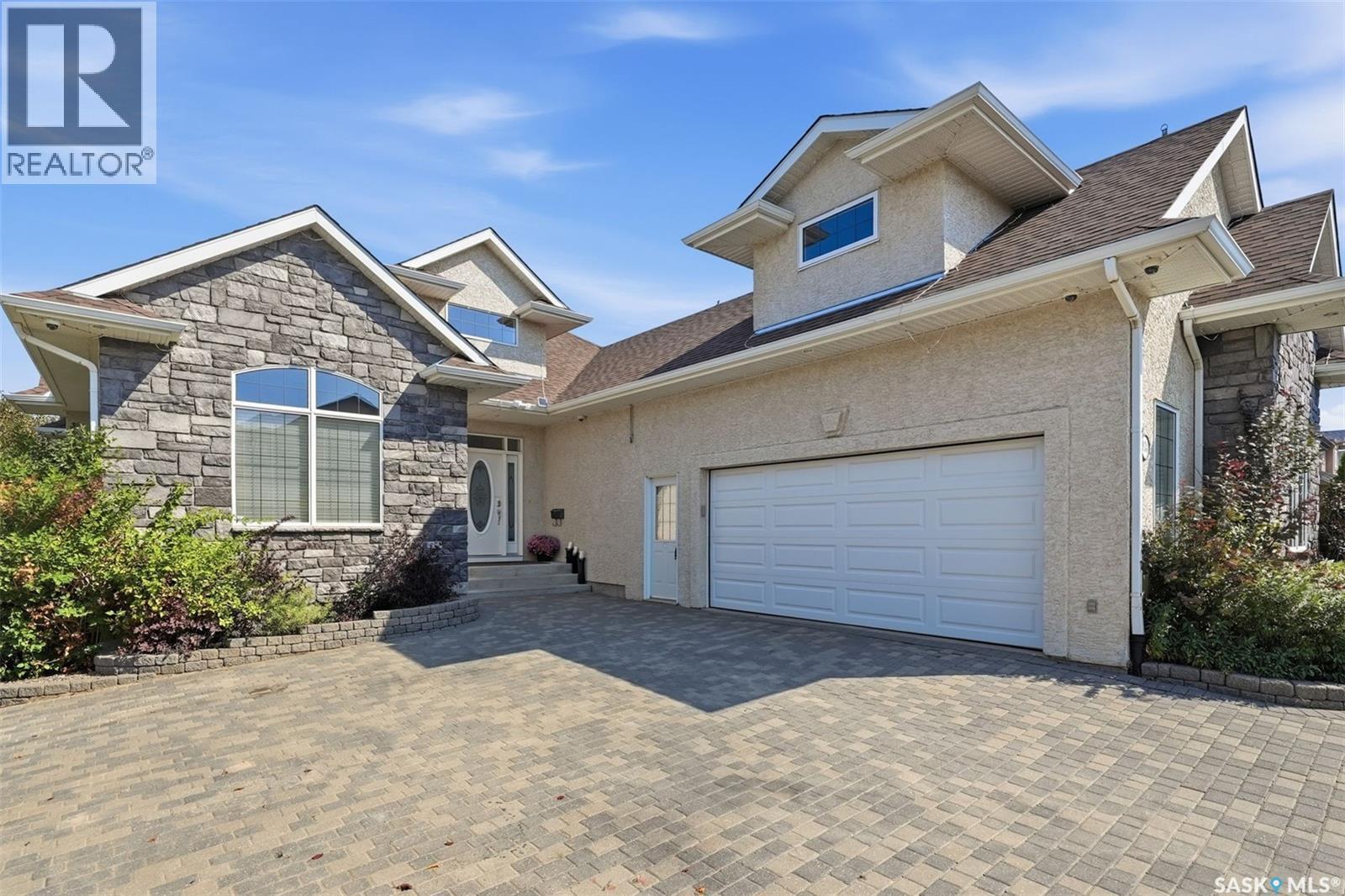 934 Maguire CRESCENT