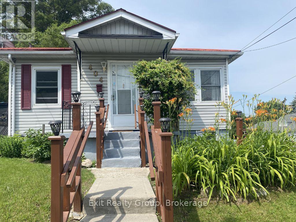 404 BLEECKER AVENUE - Photo 2