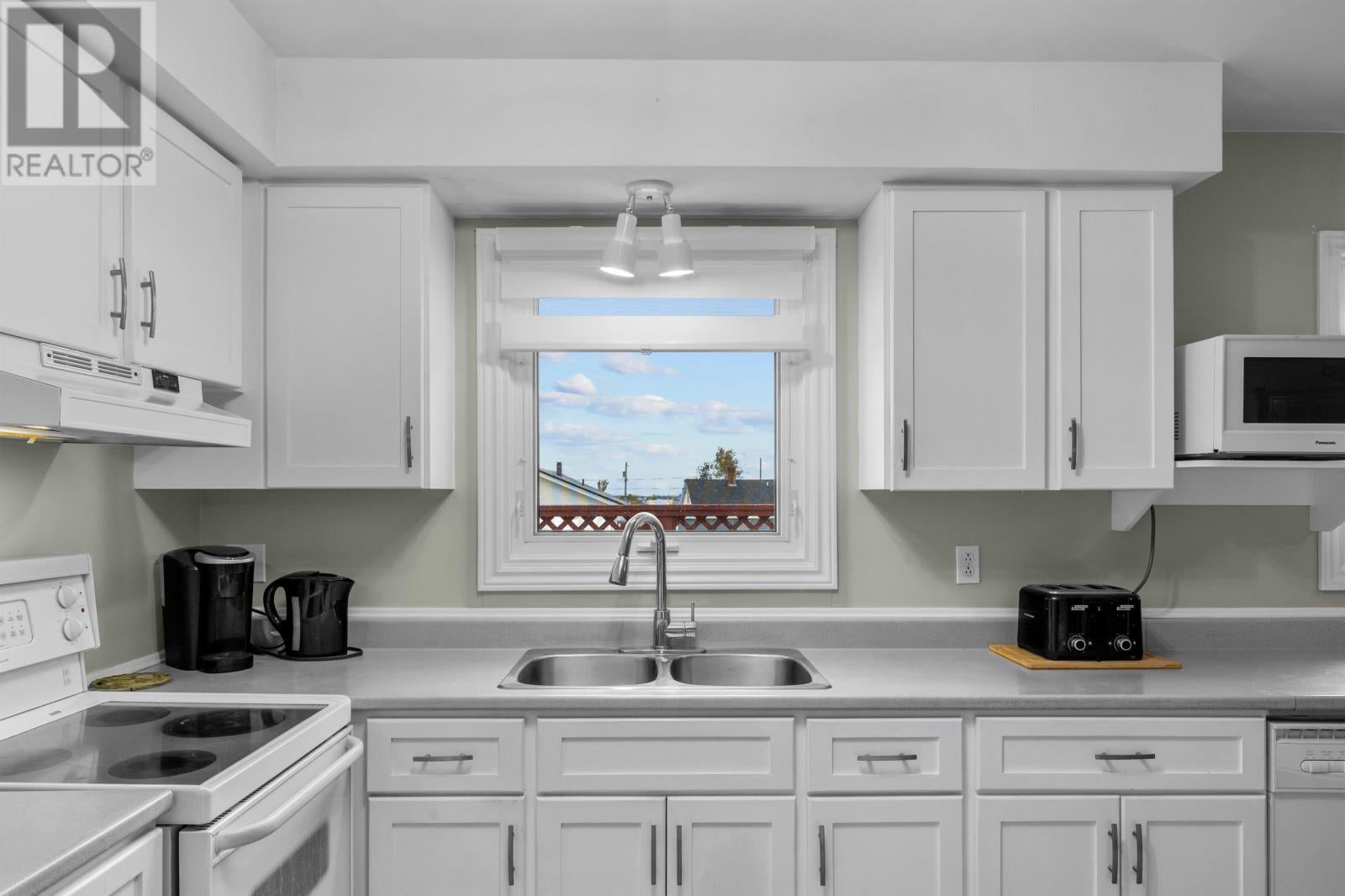 10 LONGWORTH Street - Photo 4