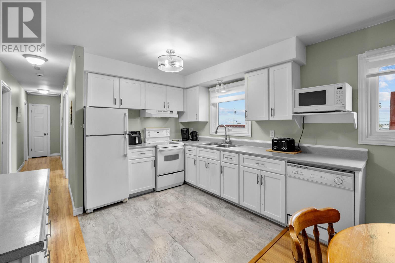 10 LONGWORTH Street - Photo 2