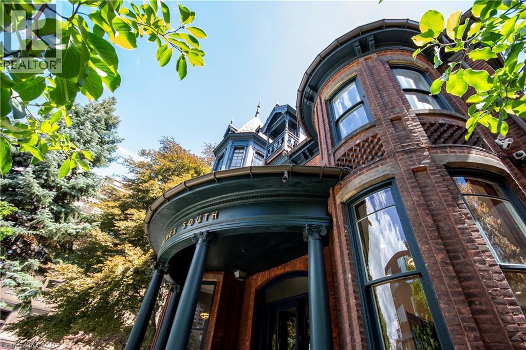 183 JAMES Street S