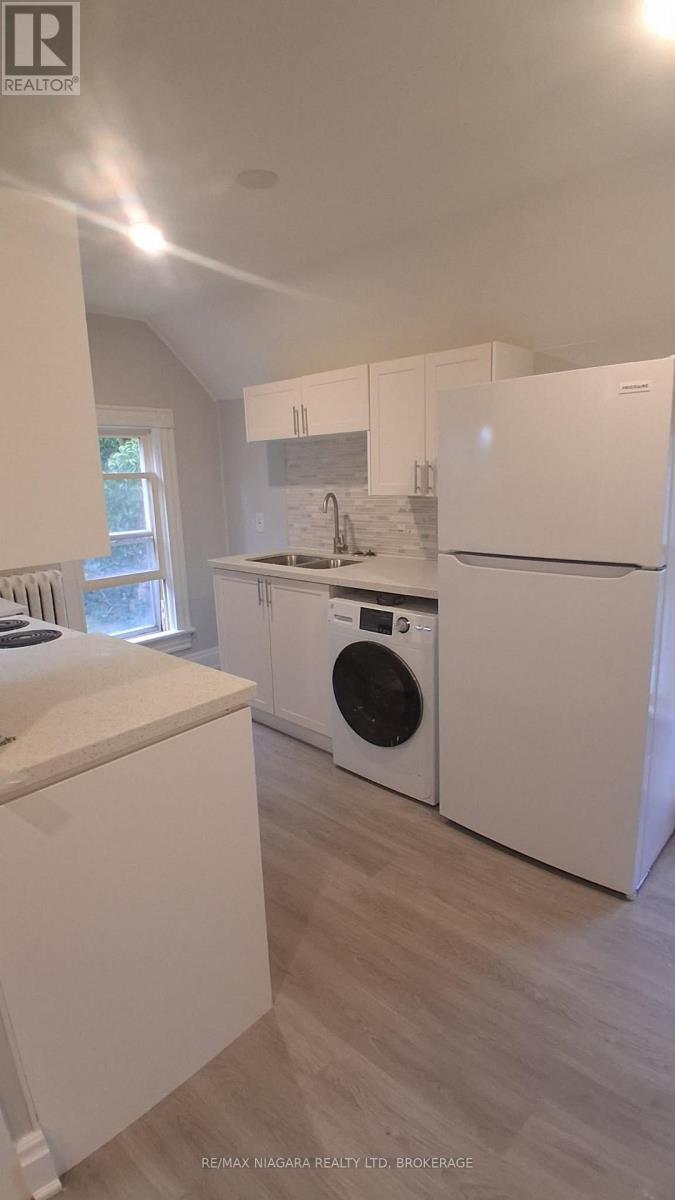 2ND FLOOR - 6083 BARKER STREET
