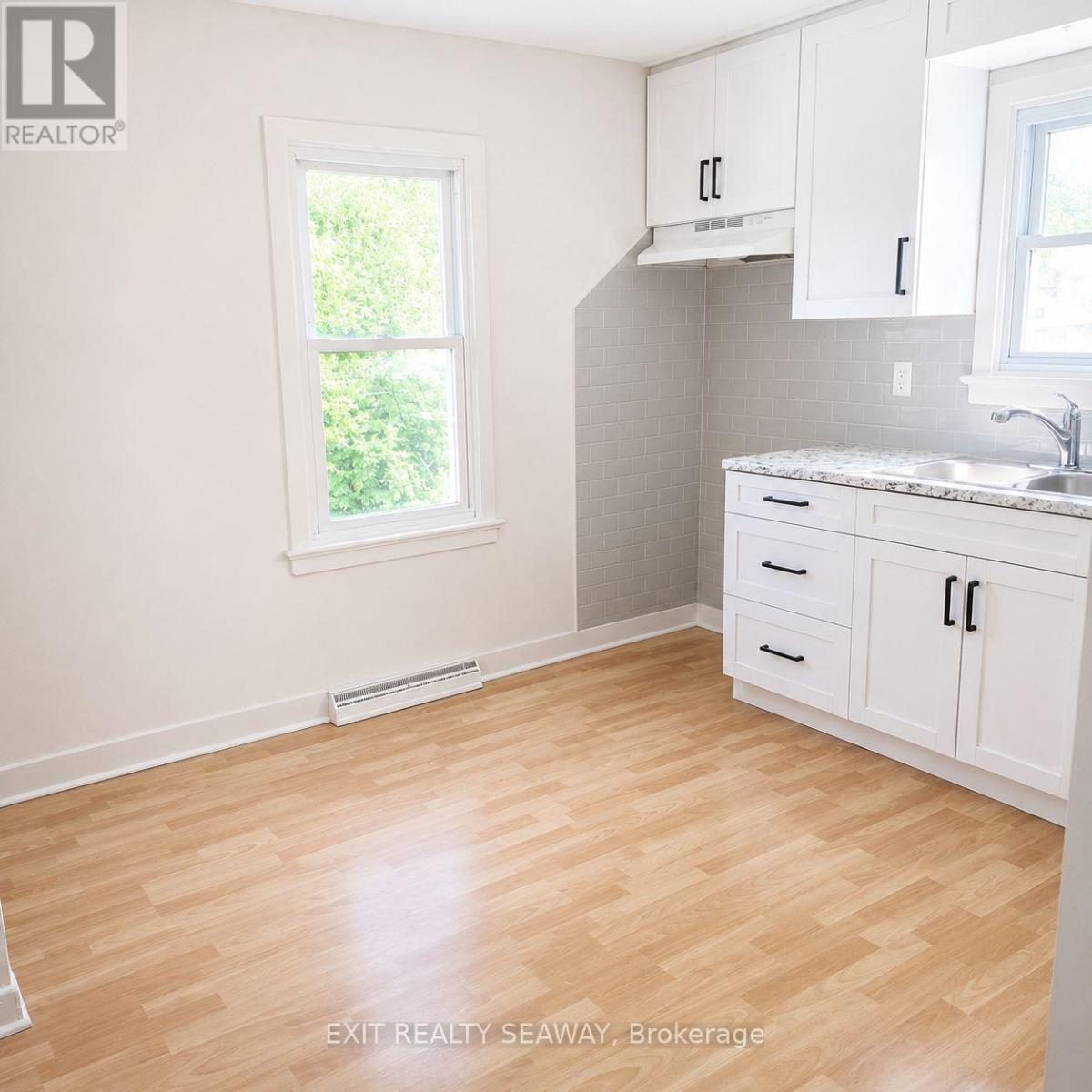 1218 NOTRE DAME STREET - Photo 3
