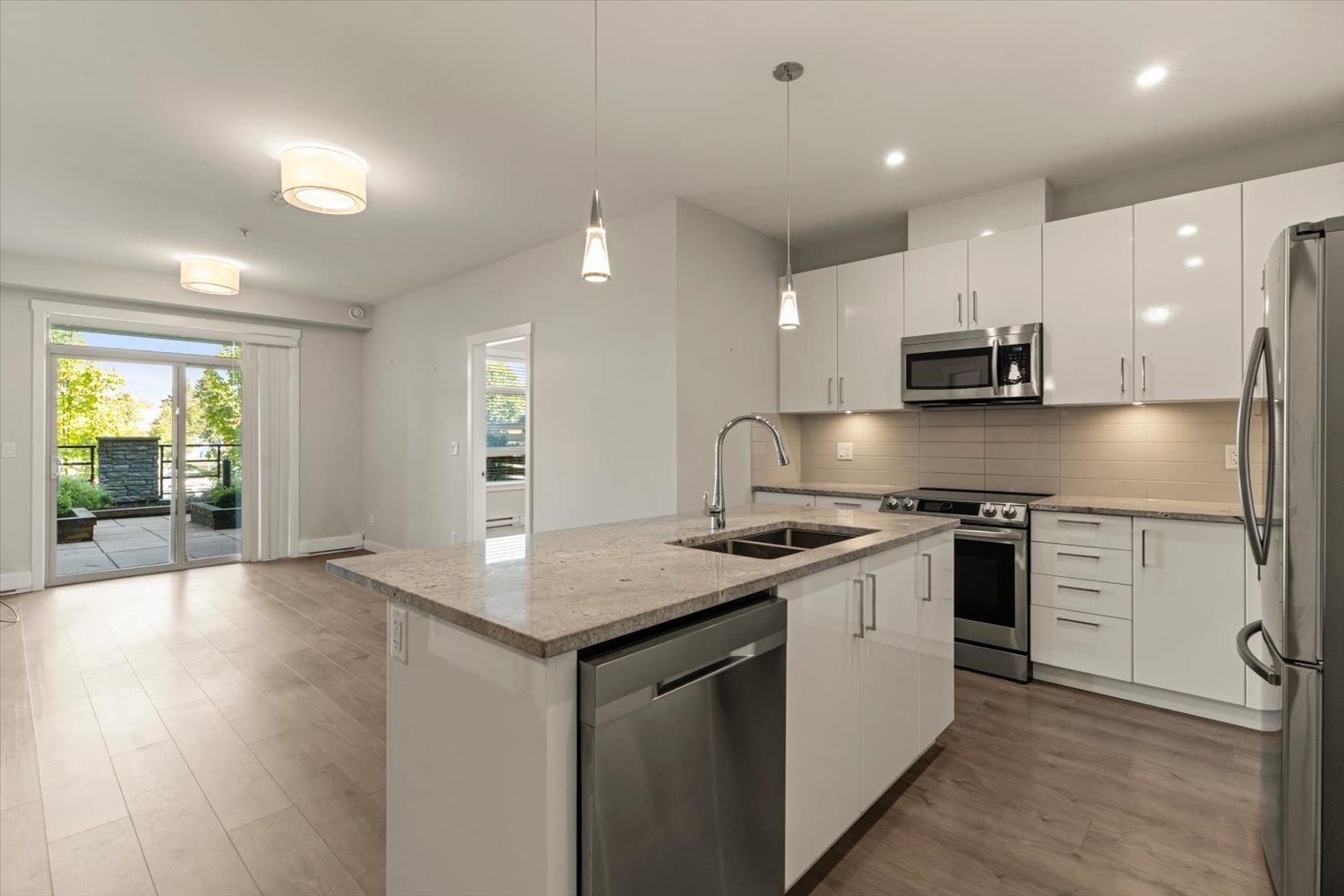 203 45562 AIRPORT ROAD, Chilliwack Proper South