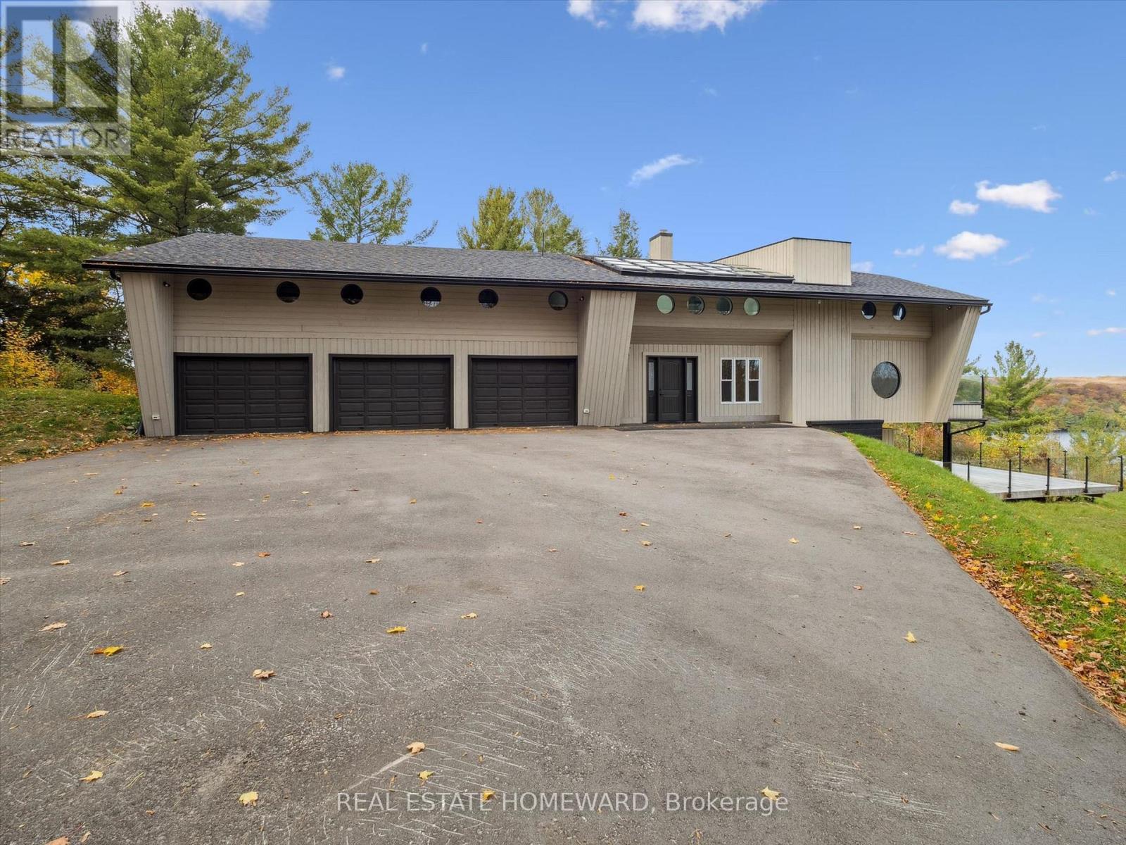 1085 AUSTIN LANE