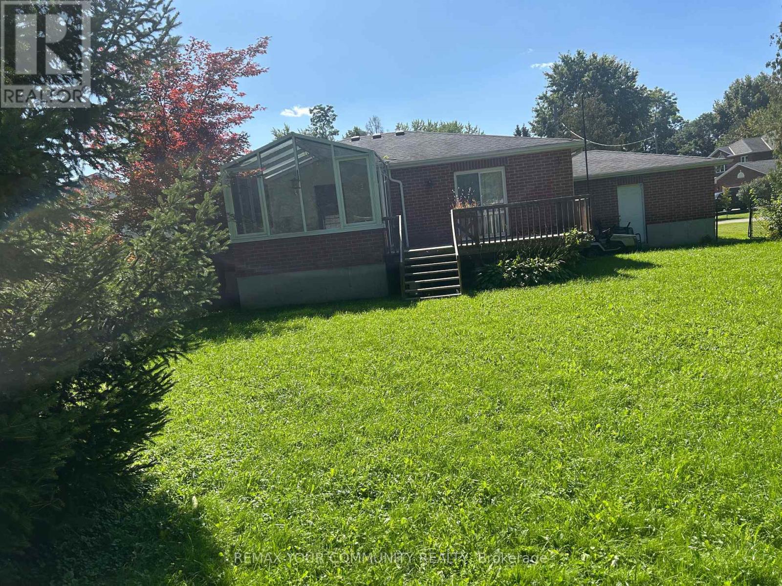 4 BAY COURT