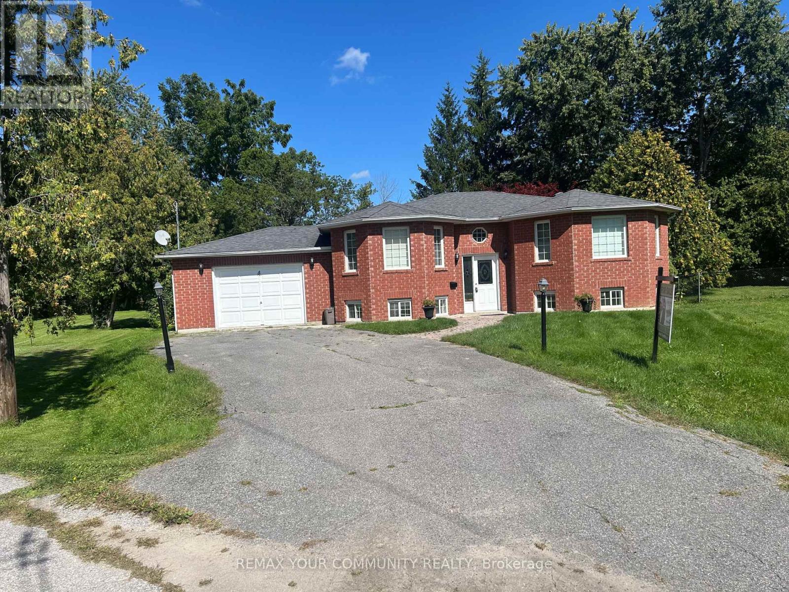 4 BAY COURT