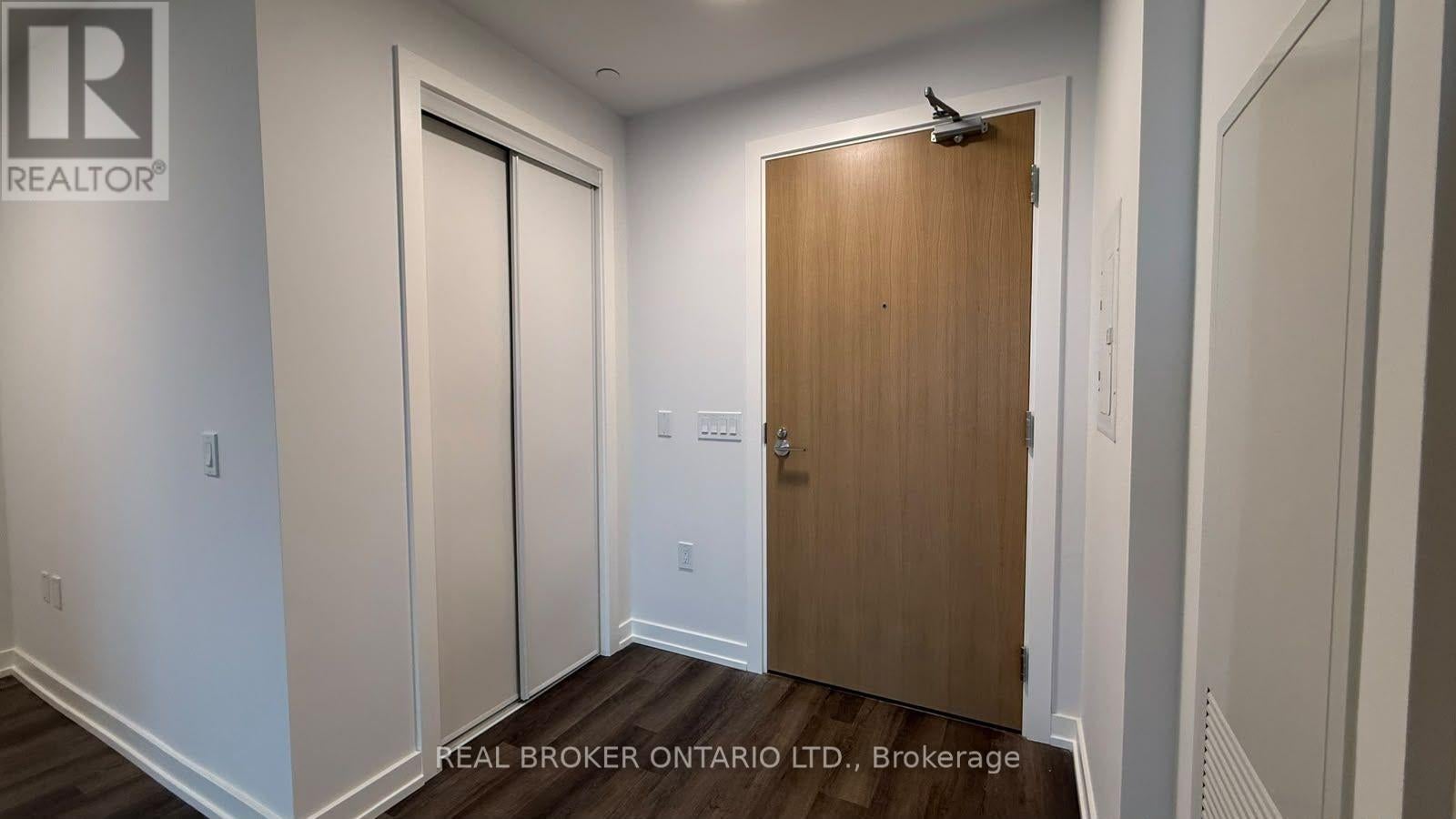1610 - 21 MEADOWDALE ROAD