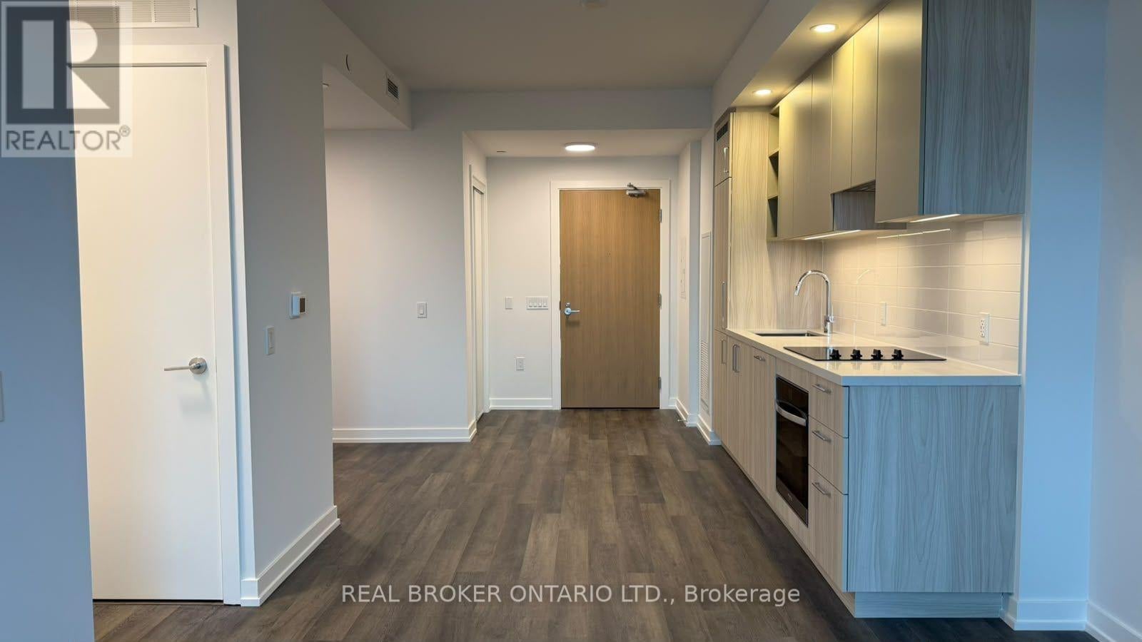 1610 - 21 MEADOWDALE ROAD