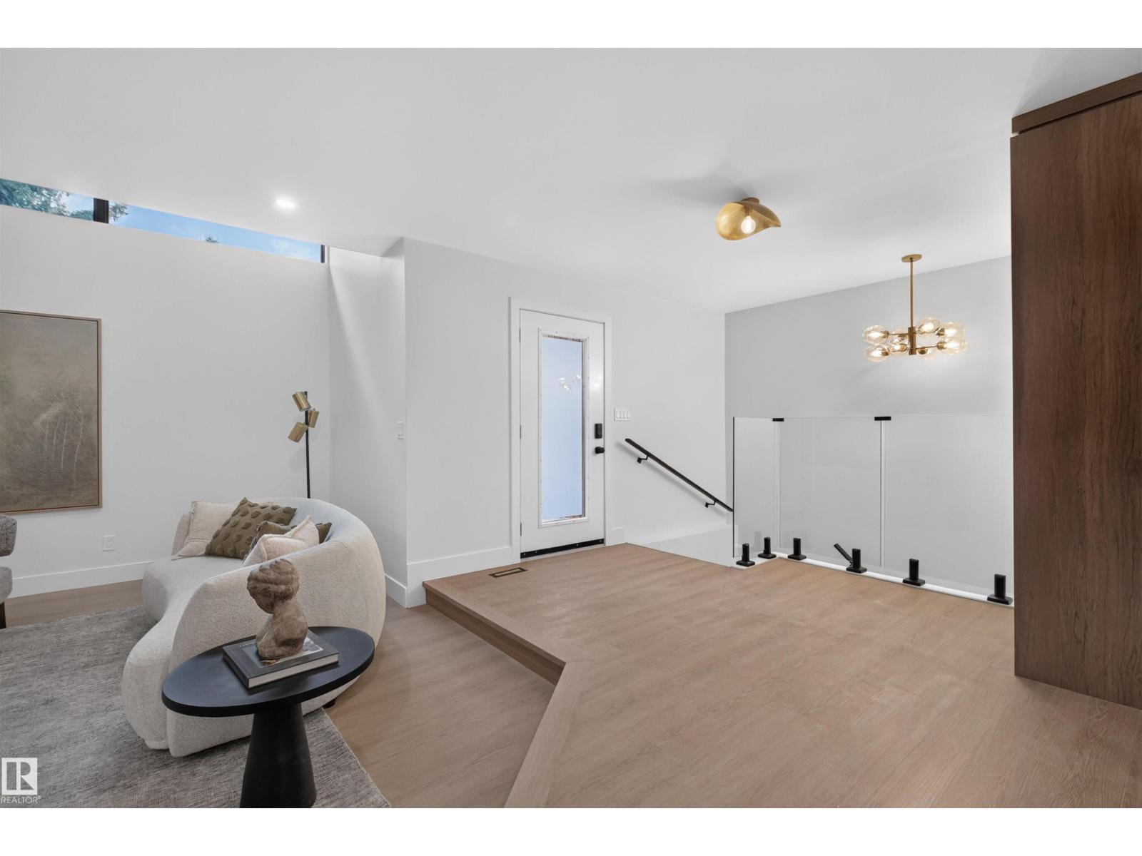 135 WALKER RD NW